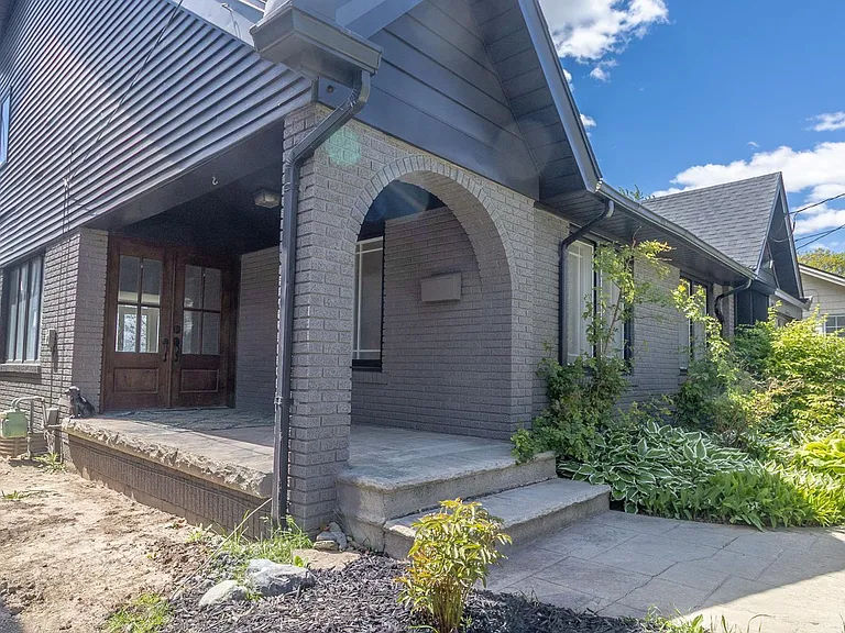 1210 River Rd — Photo 3