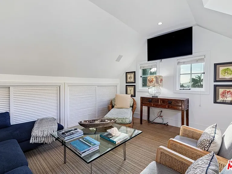 25129 Malibu Rd — Photo 23