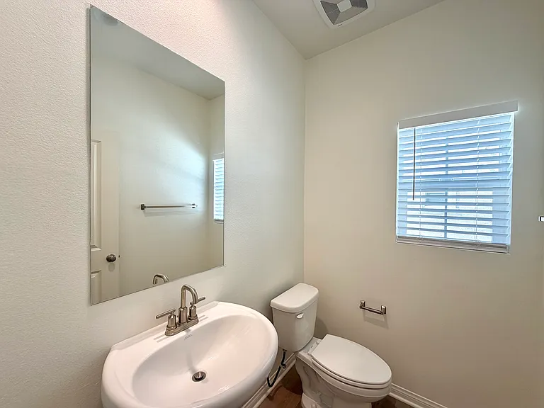 114 N Lassen Ave #1 — Photo 14