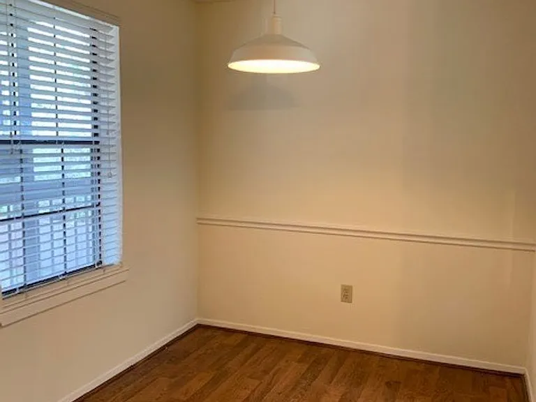 218 N Texas Blvd — Photo 35
