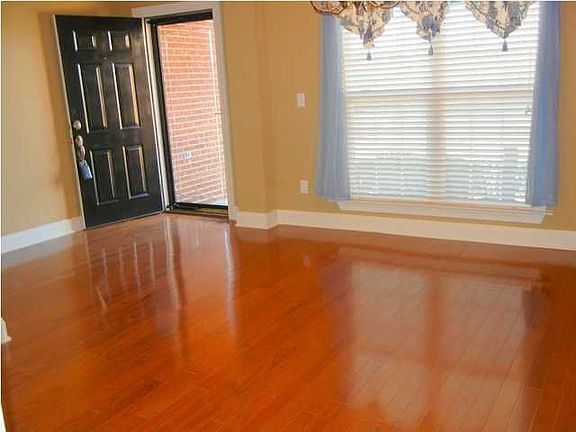 2nd image of 4755 Mitford Cir