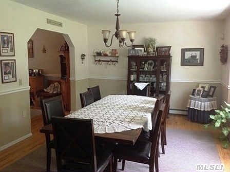4th image of 119 Alcolade Dr E