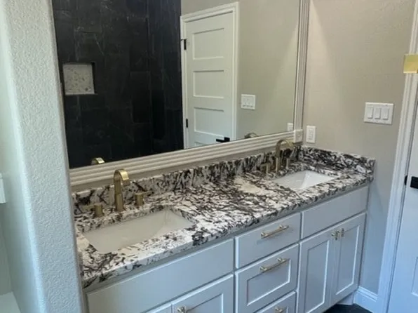2804 Pluto Ct, Granbury, TX 76049