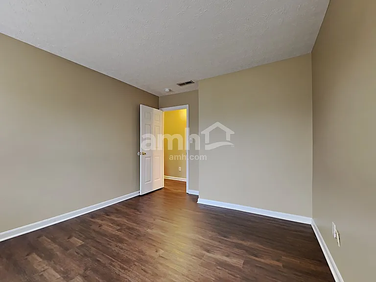 699 Thornton Dr — Photo 20