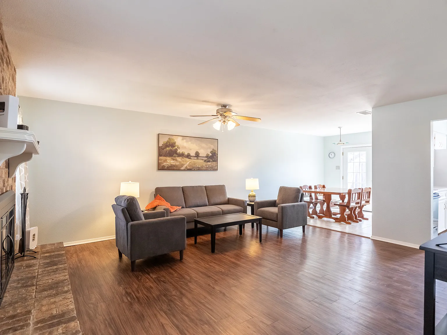 3 bed, 1196 sqft, $4,000 — Photo 4