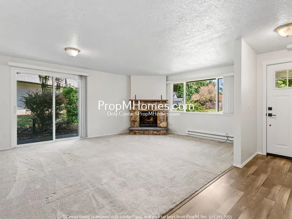 913 W Charles St APT A, Newberg, OR 97132