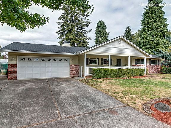 2nd image of 1199 NE Birchaire Ln