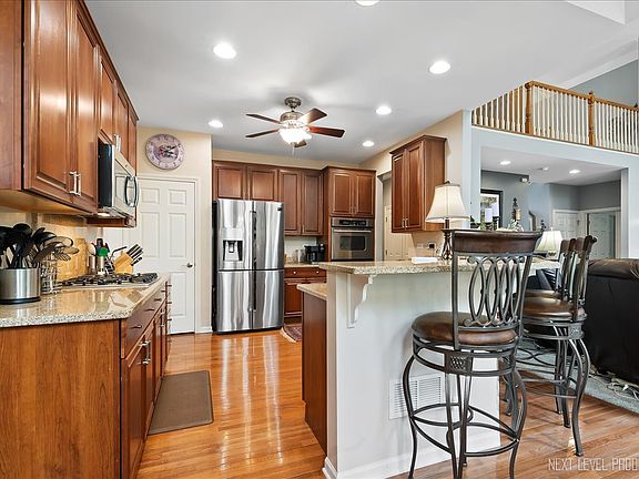 2nd image of 447 Lake Run Ct