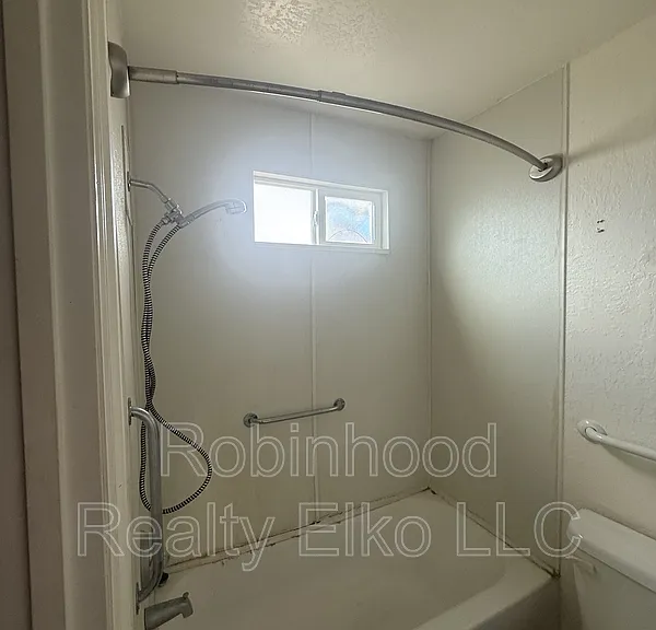 1235 Avenue G — Photo 12