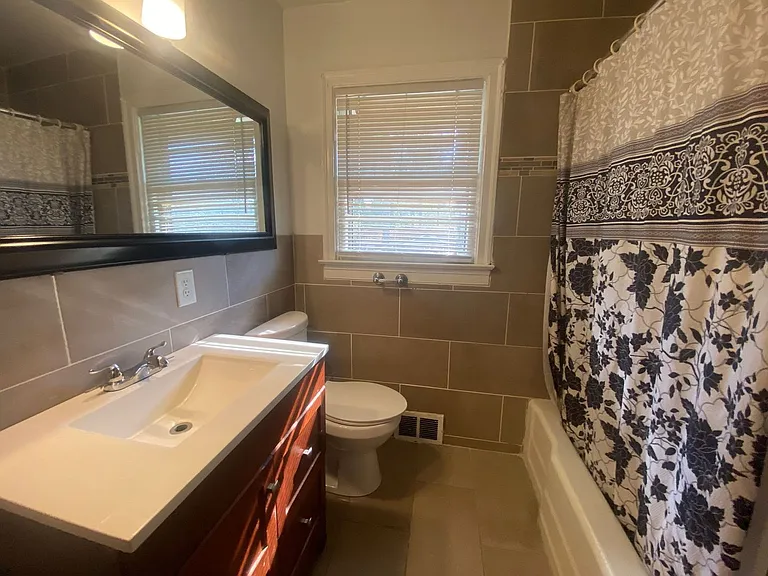 313 Myles Ave — Photo 10