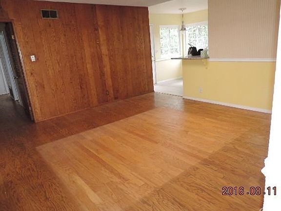 GREAT ROOM OR DINING ROOM