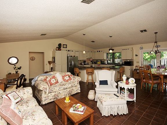 3rd image of 2175 Gabriel Ln