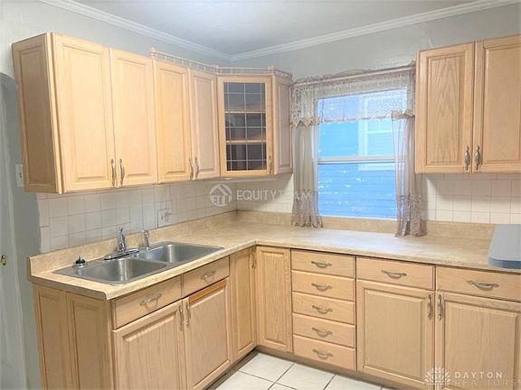 2nd image of 41 Basswood Ave