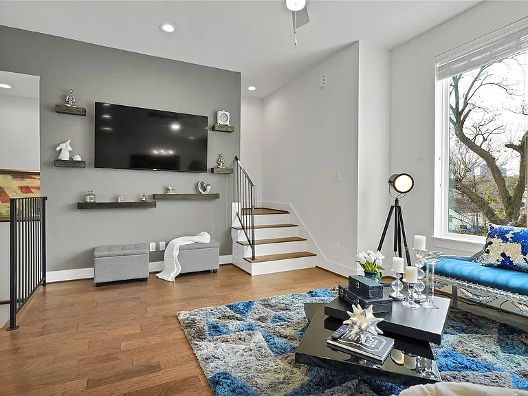 2916 Cline St — Photo 17