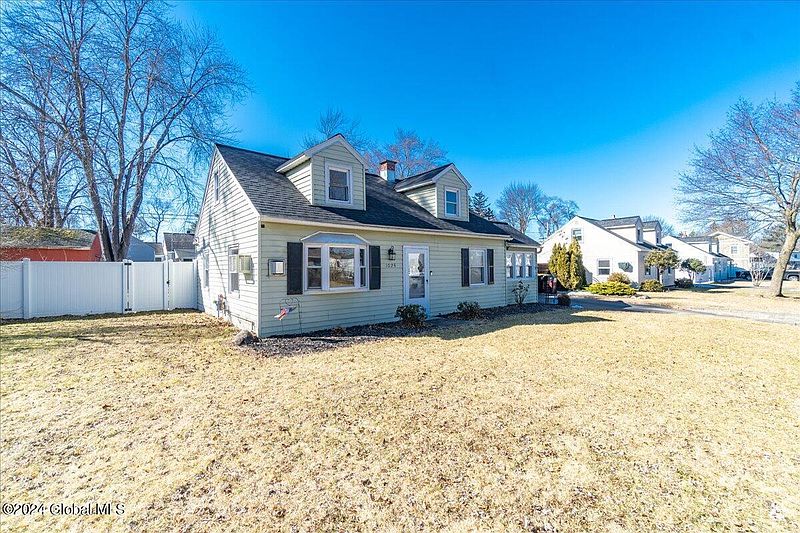 2nd image of 1025 Palazini Drive
