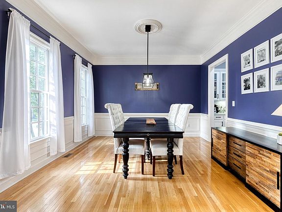 5th image of 7644 President St