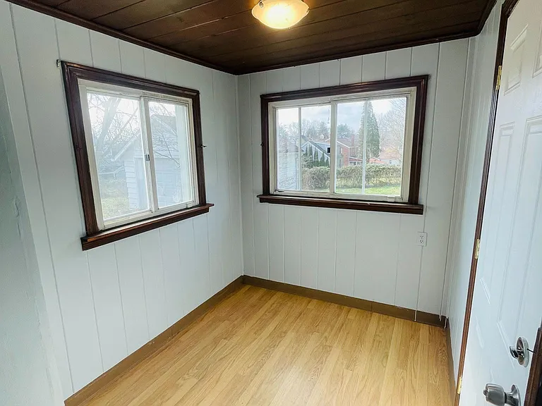 1305 Highland Ave — Photo 16