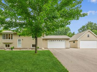 487 Lois Ln, Lino Lakes, MN 55014