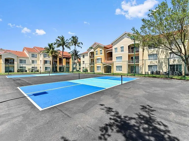 4021 San Marino Blvd #205 — Photo 3