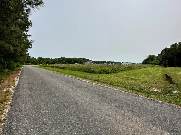 37 Safe Harbor Lndg, Hague, VA 22469