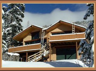 208 El Salto Rd, El Prado, NM 87529
