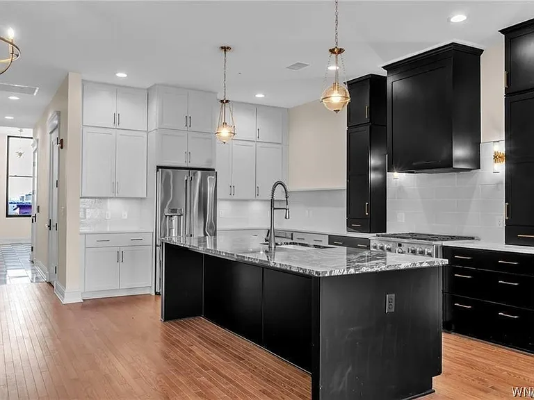 674 Main St #3 — Photo 22