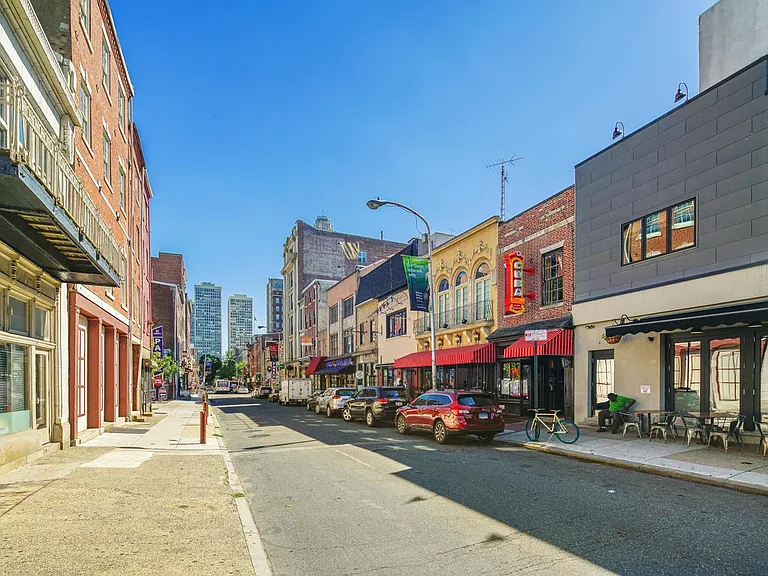 2nd street Restaurants