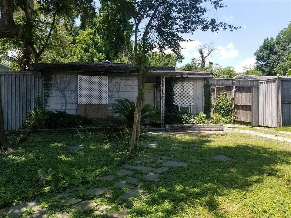 1st image of 1740 Esperanza St