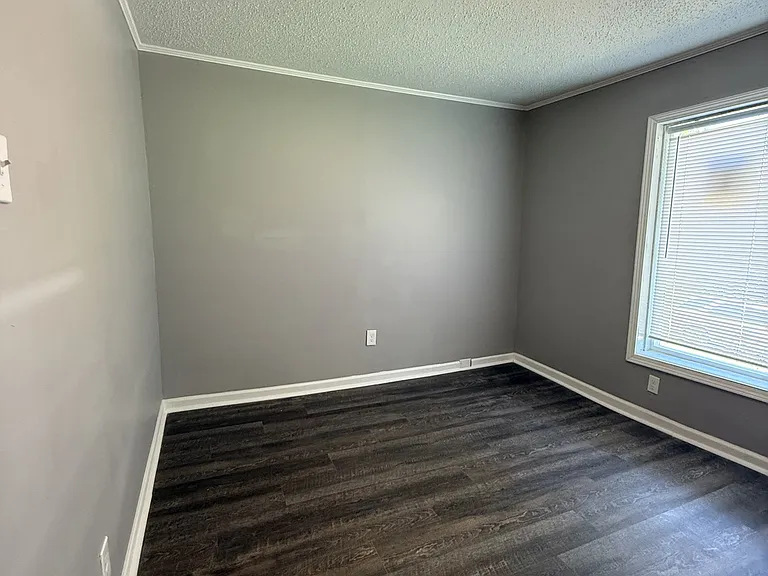 2128 Mayfield Ave SW — Photo 5
