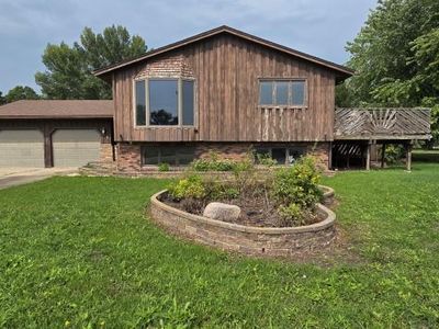503 Hawthorne Dr, Marshall, MN, 56258