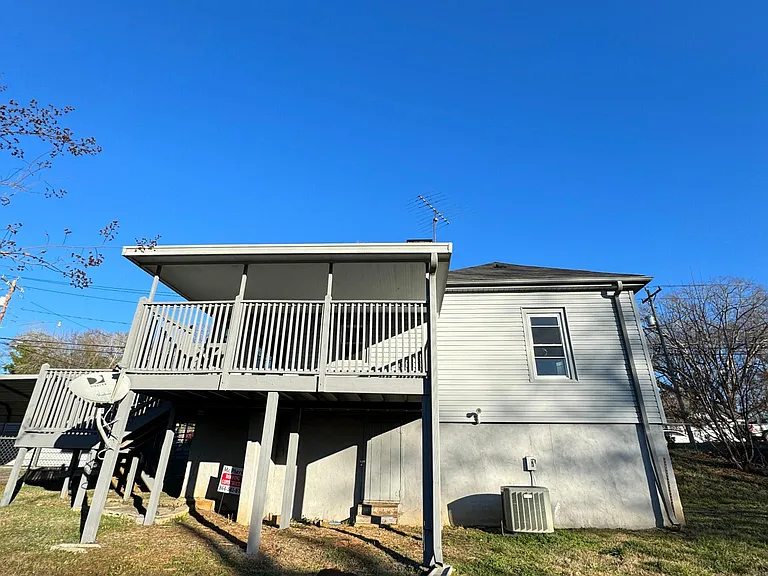 155 Floyd St — Photo 16