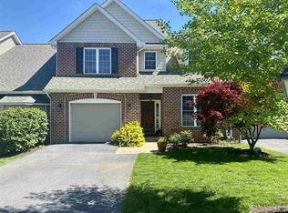 17 Forest Ln, Staunton, VA 24401