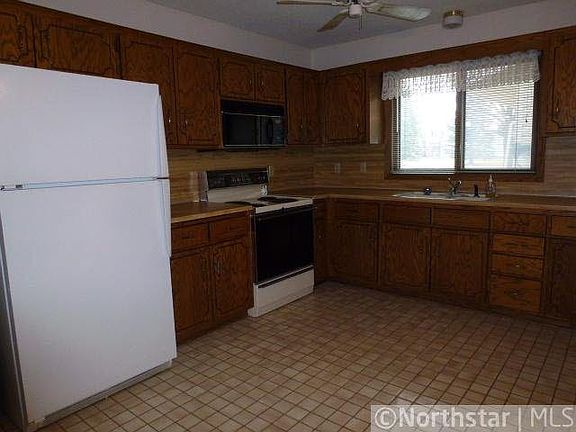 2nd image of 419 Pleasure Creek Drive