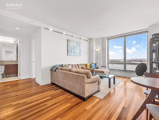 Rented by Sotheby's International Realty | media 2