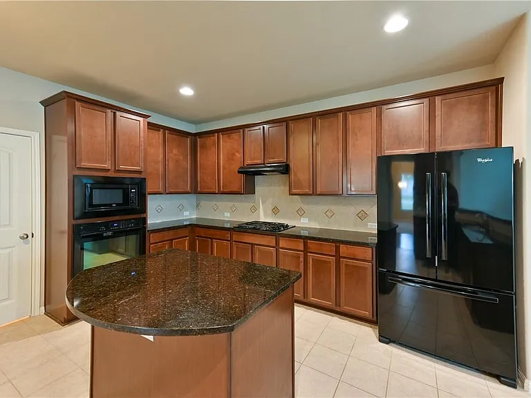 100 Lake Mineral Wells Dr — Photo 7