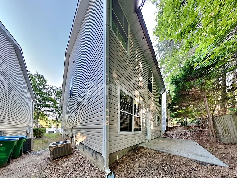 105 Hidden Creek Dr — Photo 20