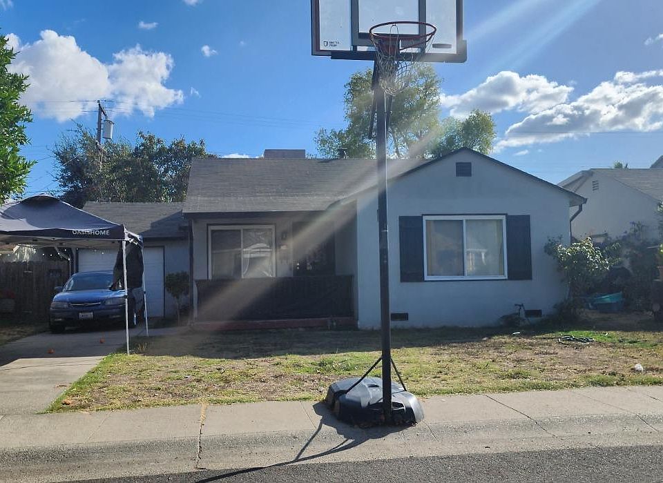 1st image of 1752 Oxford Way