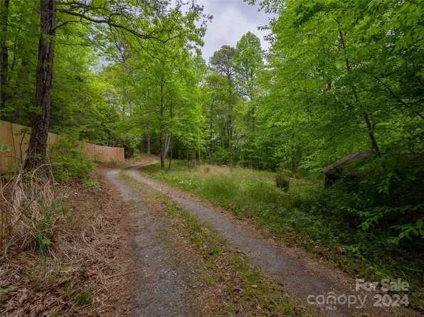 1425 Jeter Mountain Rd, Penrose, NC 28766