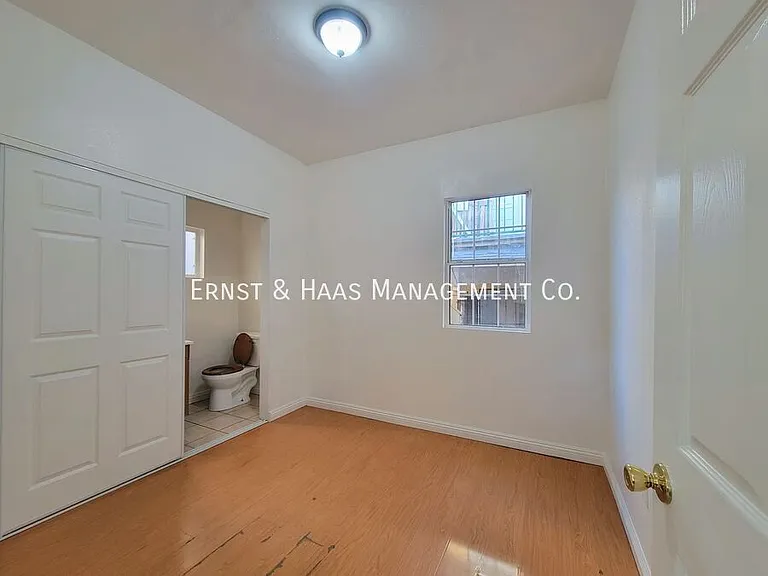1815 E 11th St — Photo 9