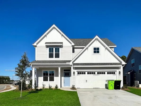 100 Lennox Lane, Hampstead, NC 28443