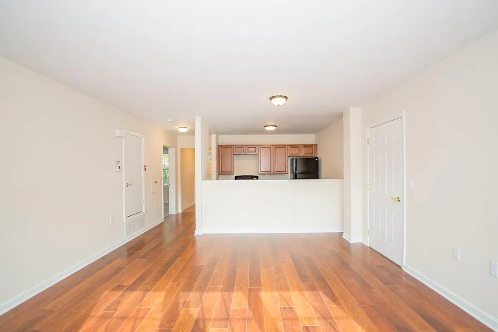 Building Photo - 293 Naugatuck Ave #3