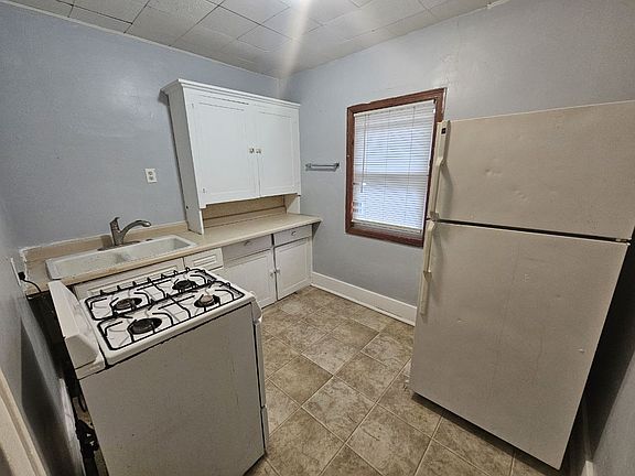 4th image of 419 1st St NE #2