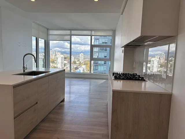 680 Quayside Drive New Westminster — Photo 4