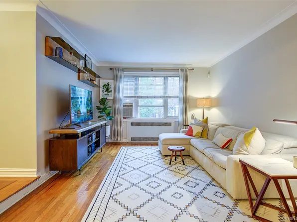 77-35 113th Street #2N, Forest Hills, NY 11375