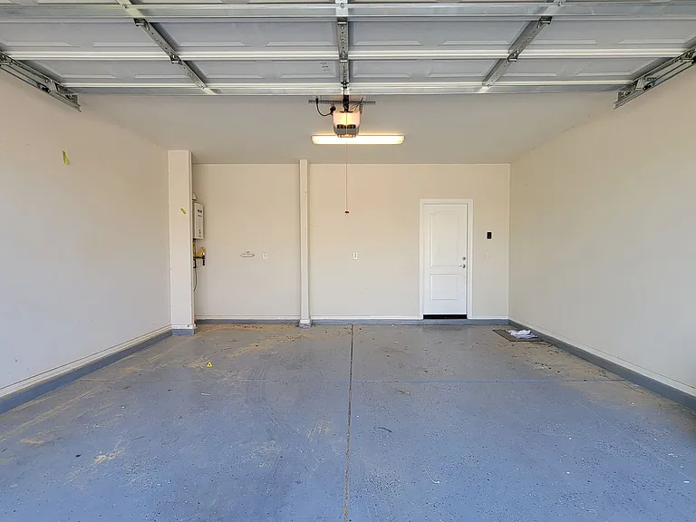 56 S 190th Ln — Photo 35