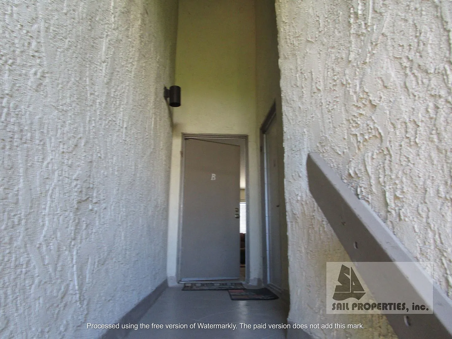Downtown Huntington Beach 1-Bedroom with Detached Garage. — Photo 2