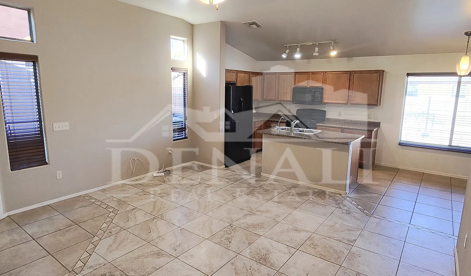 3 bed, 2.0 bath, 1180 sqft, $1,695 — Photo 4