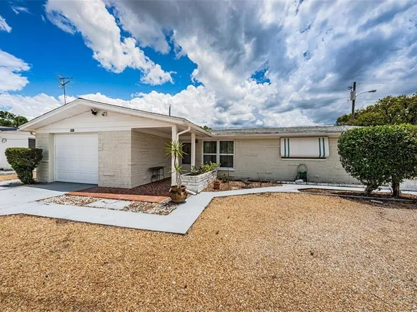 4902 Vision Ave, Holiday, FL 34690