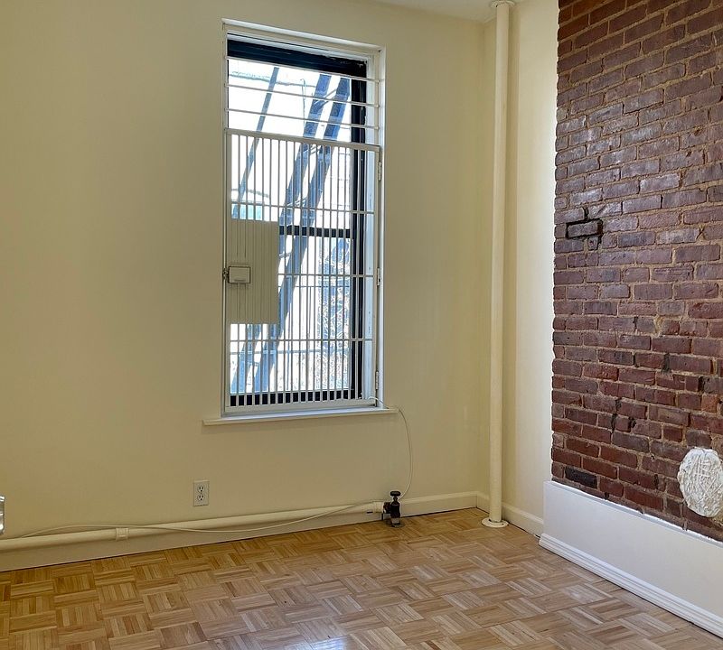 2nd image of 225 E 35th St APT 23
