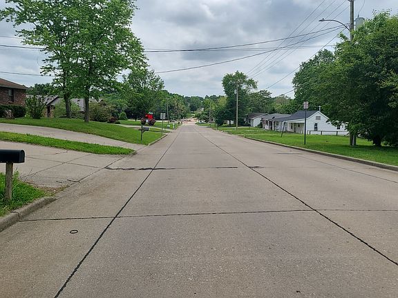 4th image of 335 N Shawnee Blvd